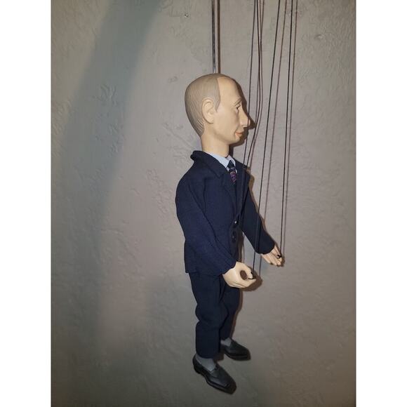 Russian President / Vladimir Vladimirovich Putin Marionette - Picture 7 of 10